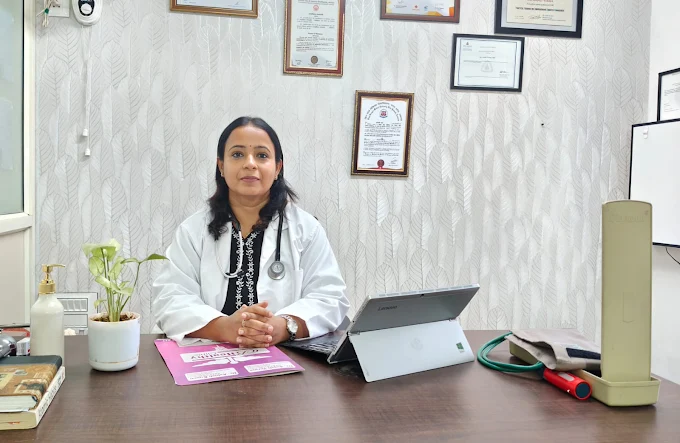 Dr. Anjali Verma consulting patients at B Healthy Clinic in Nipania, Indore, offering expert care for diabetes, thyroid, blood pressure, and lifestyle diseases.